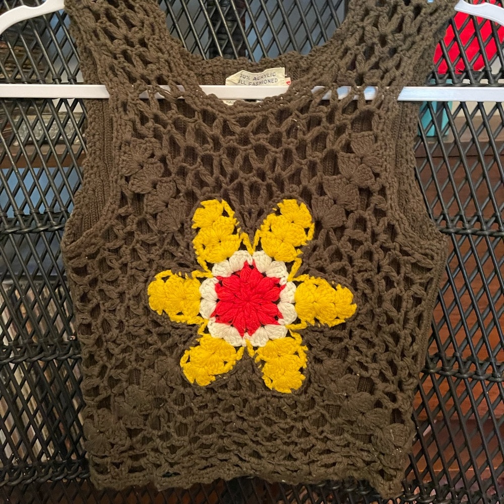 Vintage 1970’s girls crochet knit crop top
